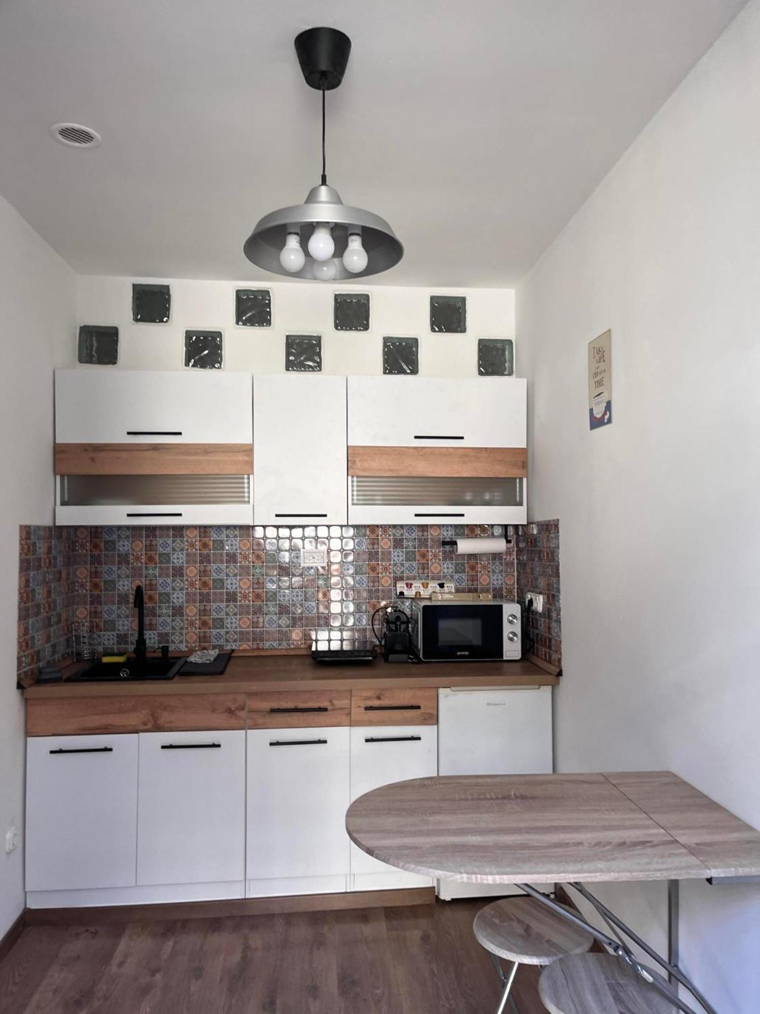 Ben Suite — Photos 1